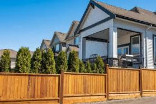How to Choose the Right Fence Height for Privacy and Style