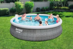 How Do You Choose the Right Size Bestway Pool for Your Backyard?