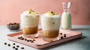 Pro Techniques for Layering White Chocolate and Vanilla in Iced Lattes