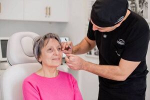 Finding a Qualified Eyelid Surgeon in Toronto: A Patient's Guide